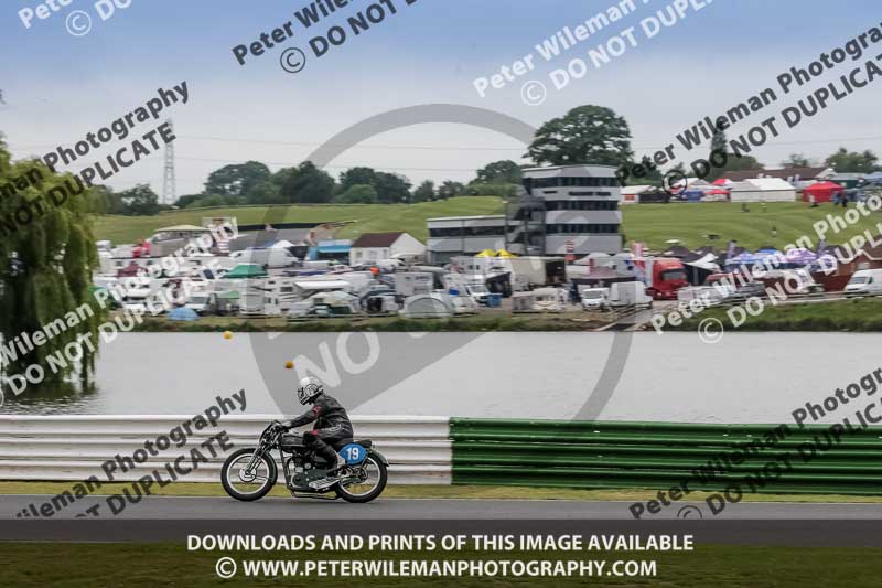 Vintage motorcycle club;eventdigitalimages;mallory park;mallory park trackday photographs;no limits trackdays;peter wileman photography;trackday digital images;trackday photos;vmcc festival 1000 bikes photographs